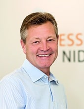 Dr. Jens Komma, Inhaber der Zahnarztpraxis Dr. Komma&Partner in Nidderau